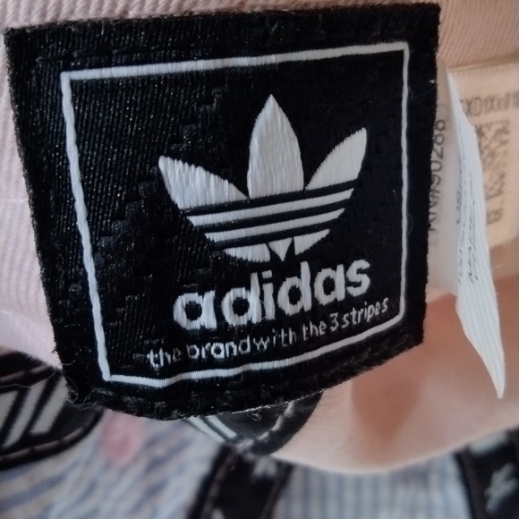 COPY - Adidas Hat $28 1Size + free scarf . - Picture 4 of 7